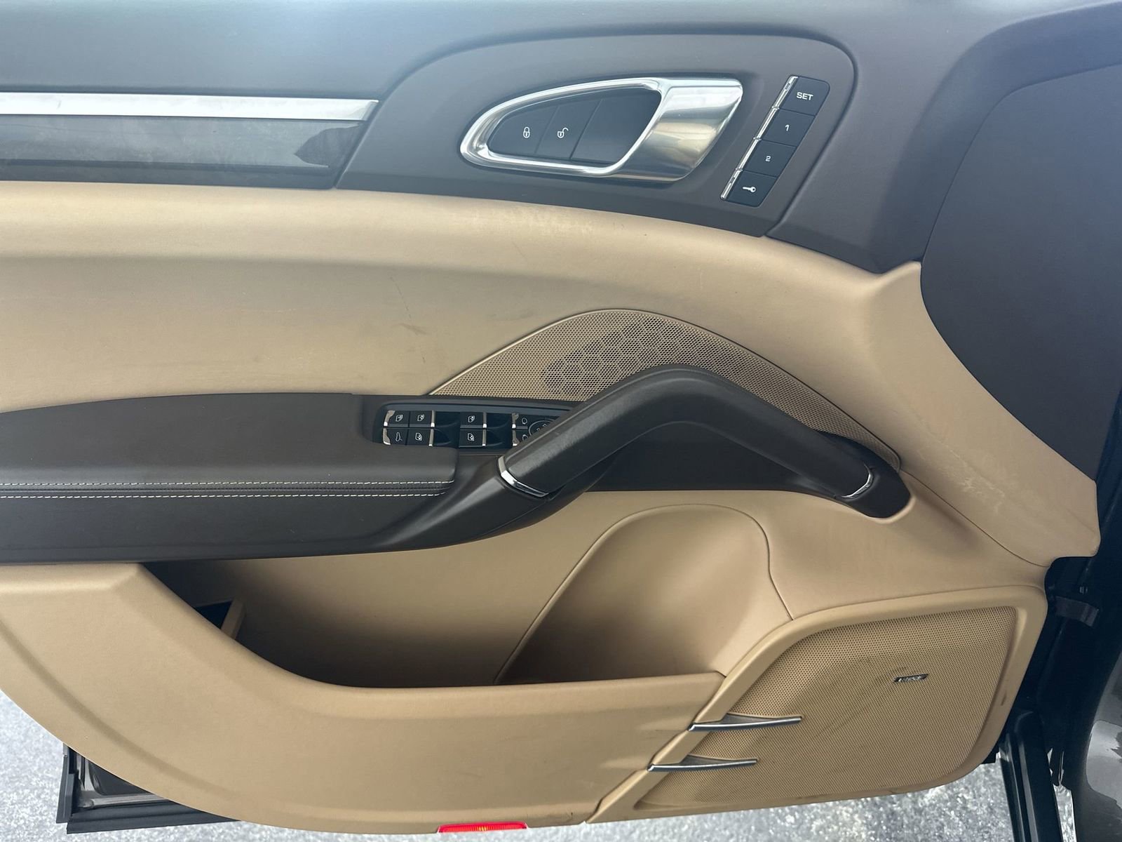 Used 2016 Porsche Cayenne S w/ Premium Plus Package image 29