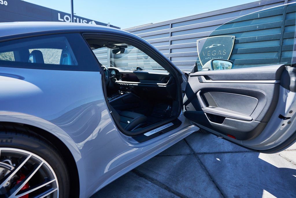 Used 2024 Porsche 911 Carrera 4S w/ Premium Package image 21