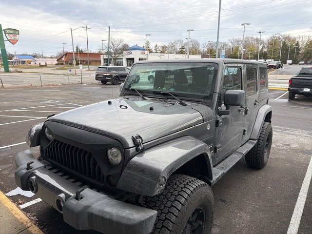 Used 2017 Jeep Wrangler Unlimited Sahara w/ Connectivity Group image 2