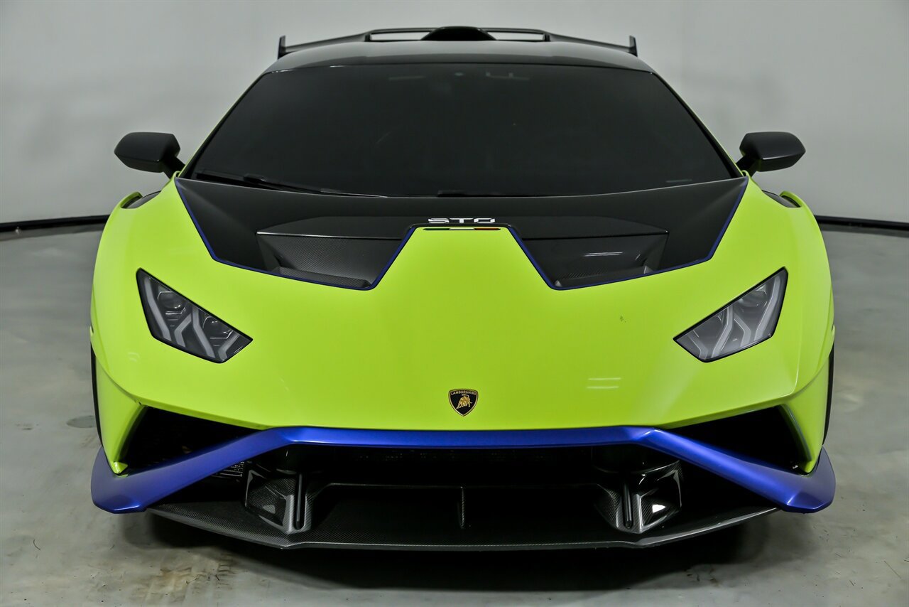 Used 2022 Lamborghini Huracan STO RWD image 5