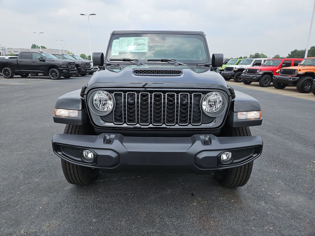 New 2025 Jeep Gladiator Sport image 2