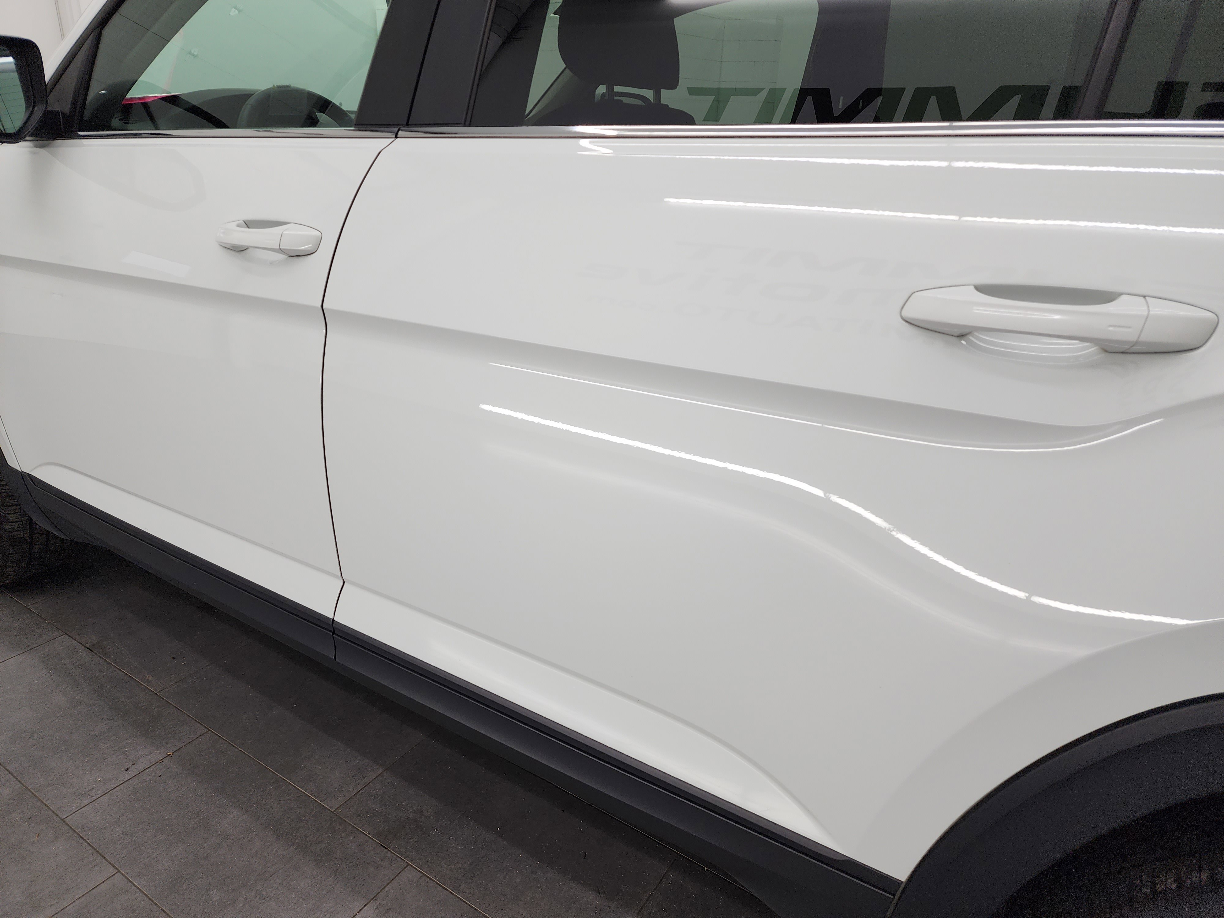 Used 2025 Volkswagen Atlas SE image 32