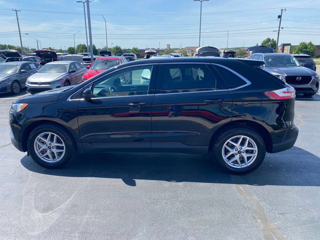 Used 2024 Ford Edge SEL w/ Convenience Package AWD/4WD image 4