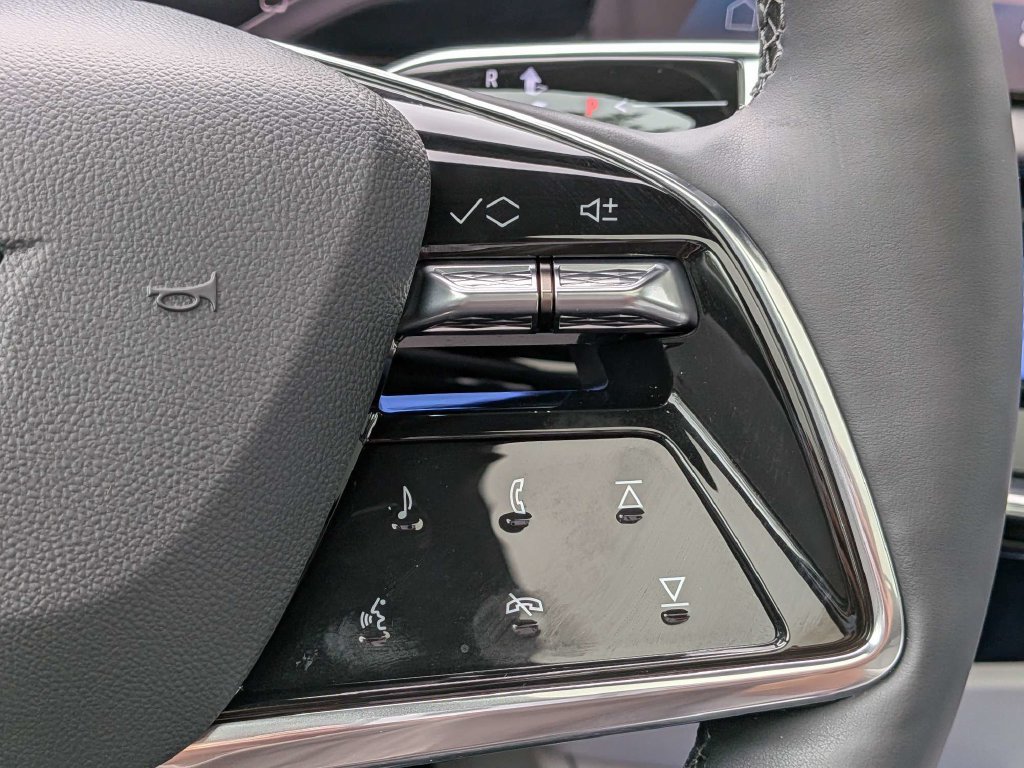 Certified 2027 Cadillac Optiq Luxury RWD image 29