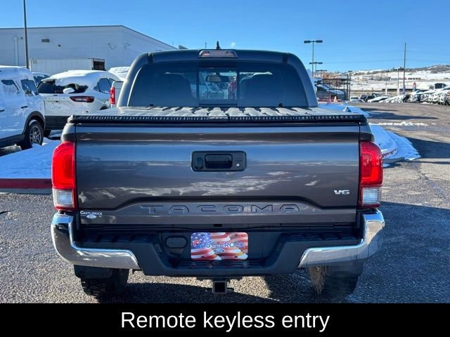 Used 2017 Toyota Tacoma TRD Off-Road image 4