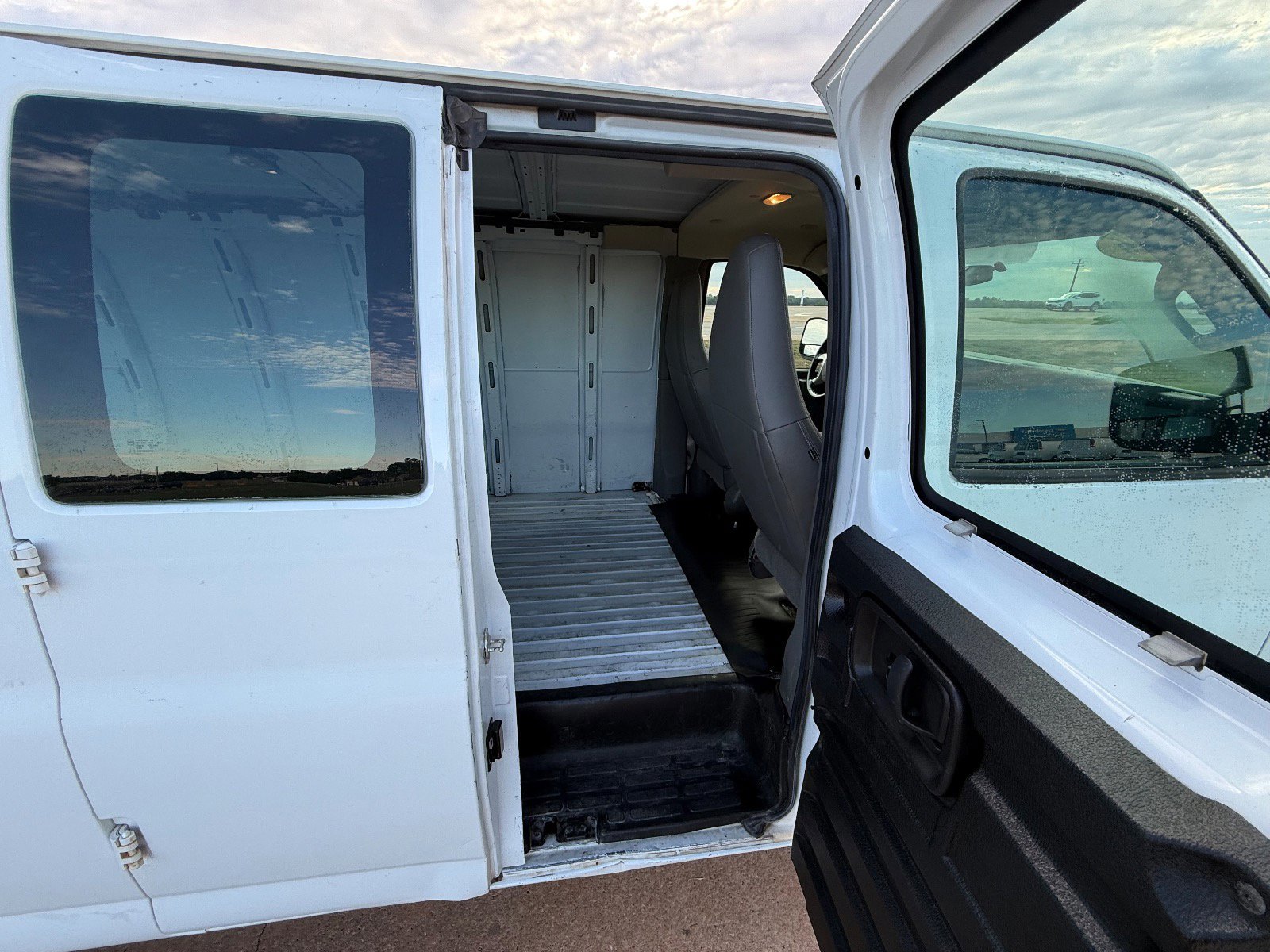 Used 2016 GMC Savana 2500 image 13