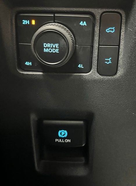 Used 2025 Ford Expedition Active AWD/4WD image 32