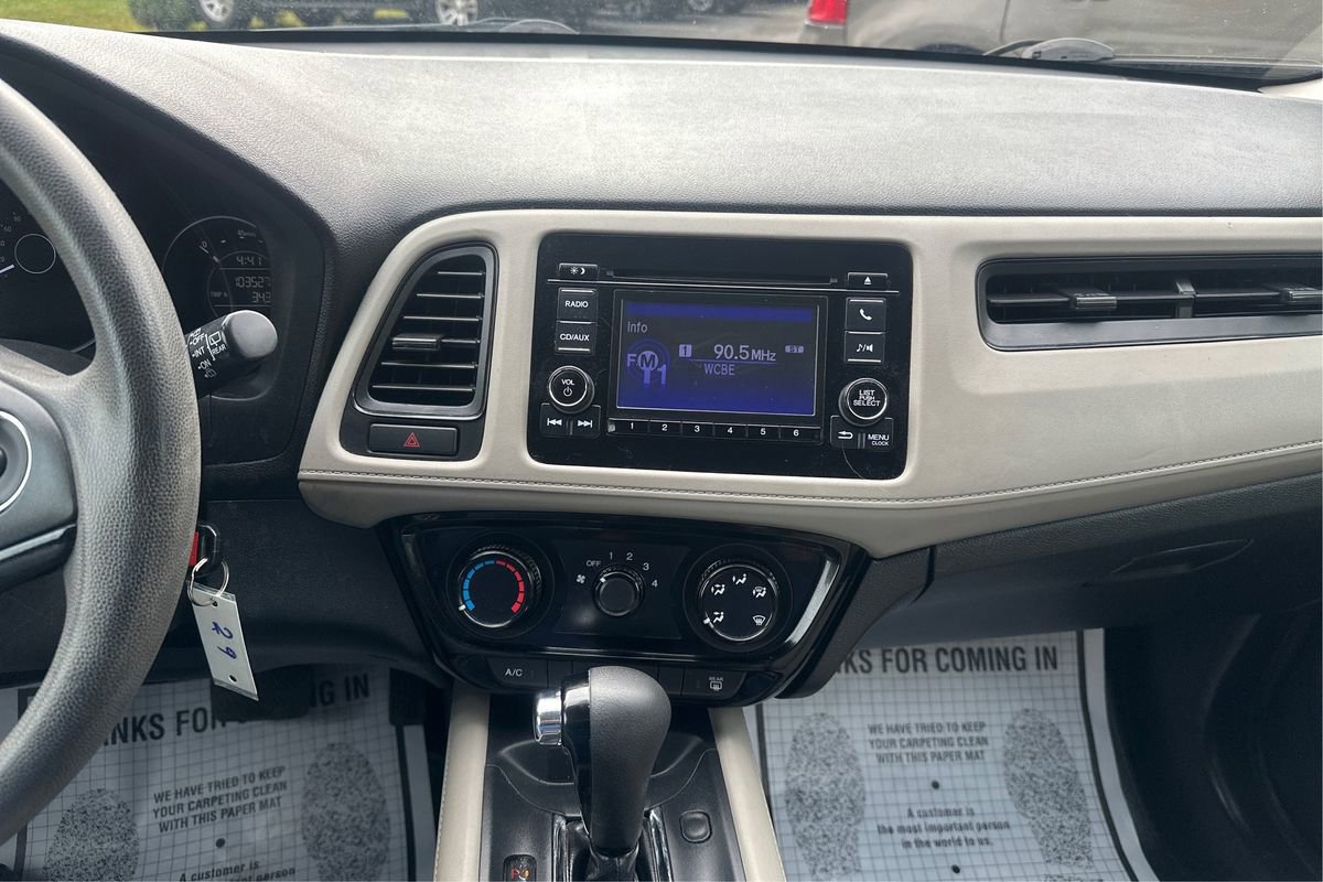 Used 2017 Honda HR-V LX image 12