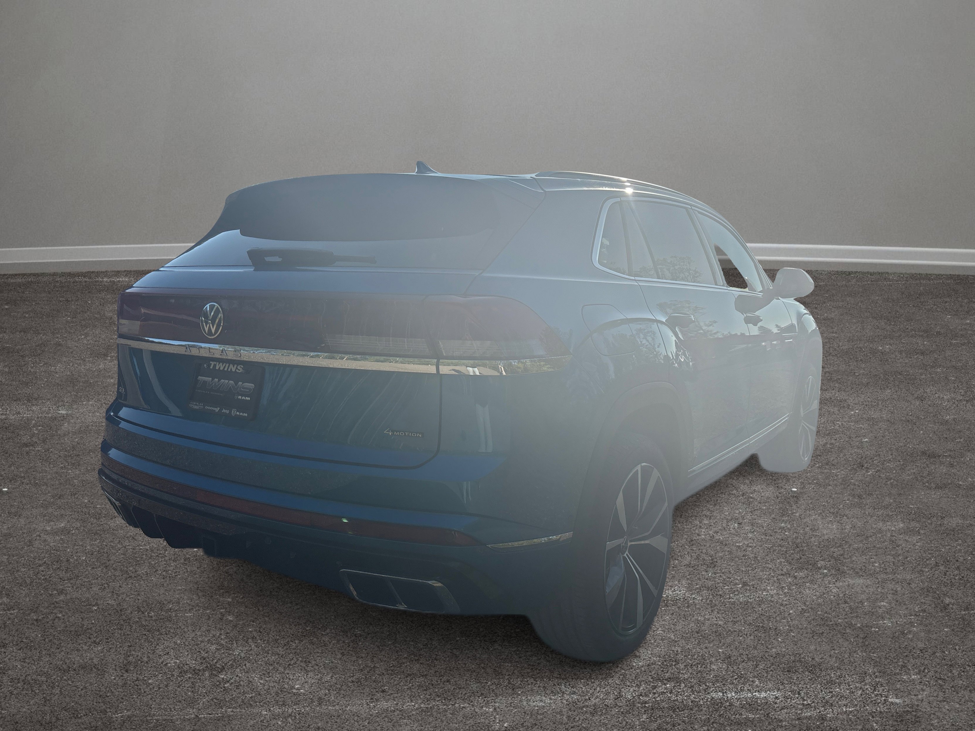 Used 2025 Volkswagen Atlas Cross Sport SEL Premium R-Line image 36
