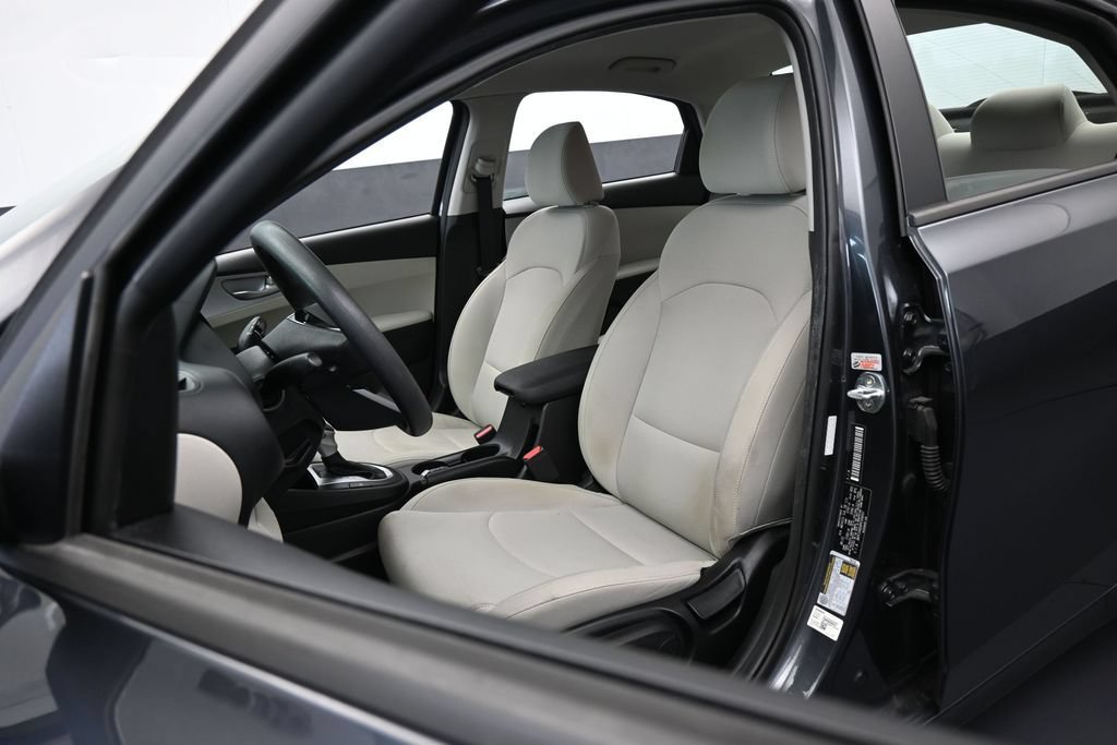 Used 2023 Kia Forte LXS FWD image 10