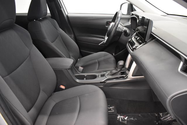 Used 2024 Toyota Corolla Cross LE AWD/4WD image 18