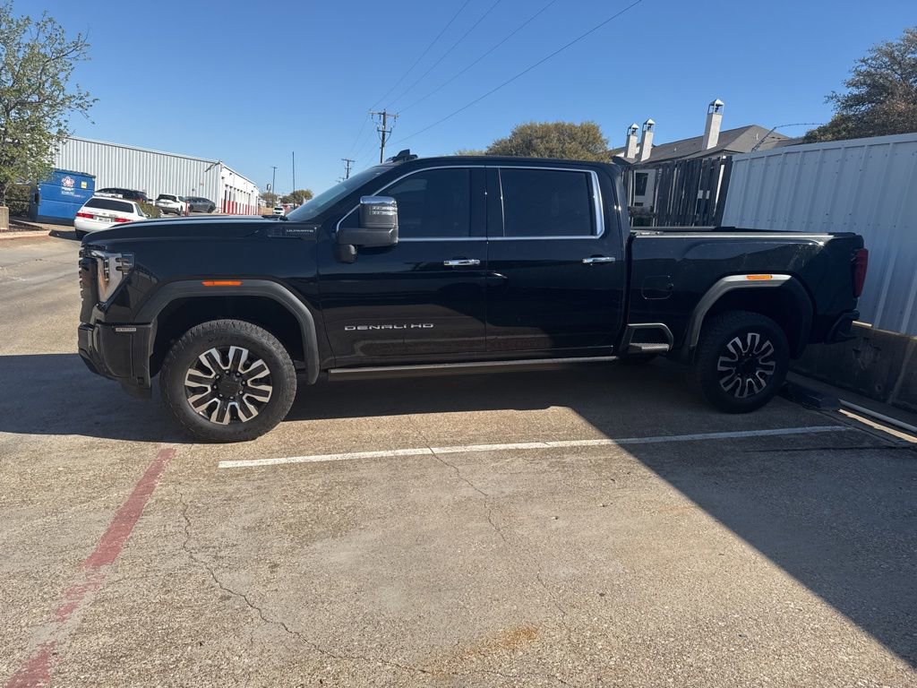 Used 2025 GMC Sierra 2500 Denali Ultimate image 2
