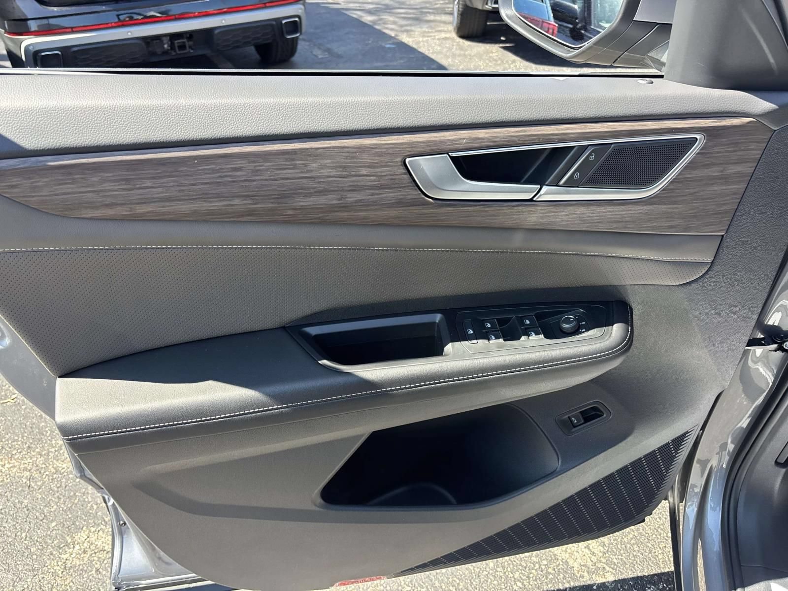 New 2026 Volkswagen Atlas SEL AWD/4WD image 11