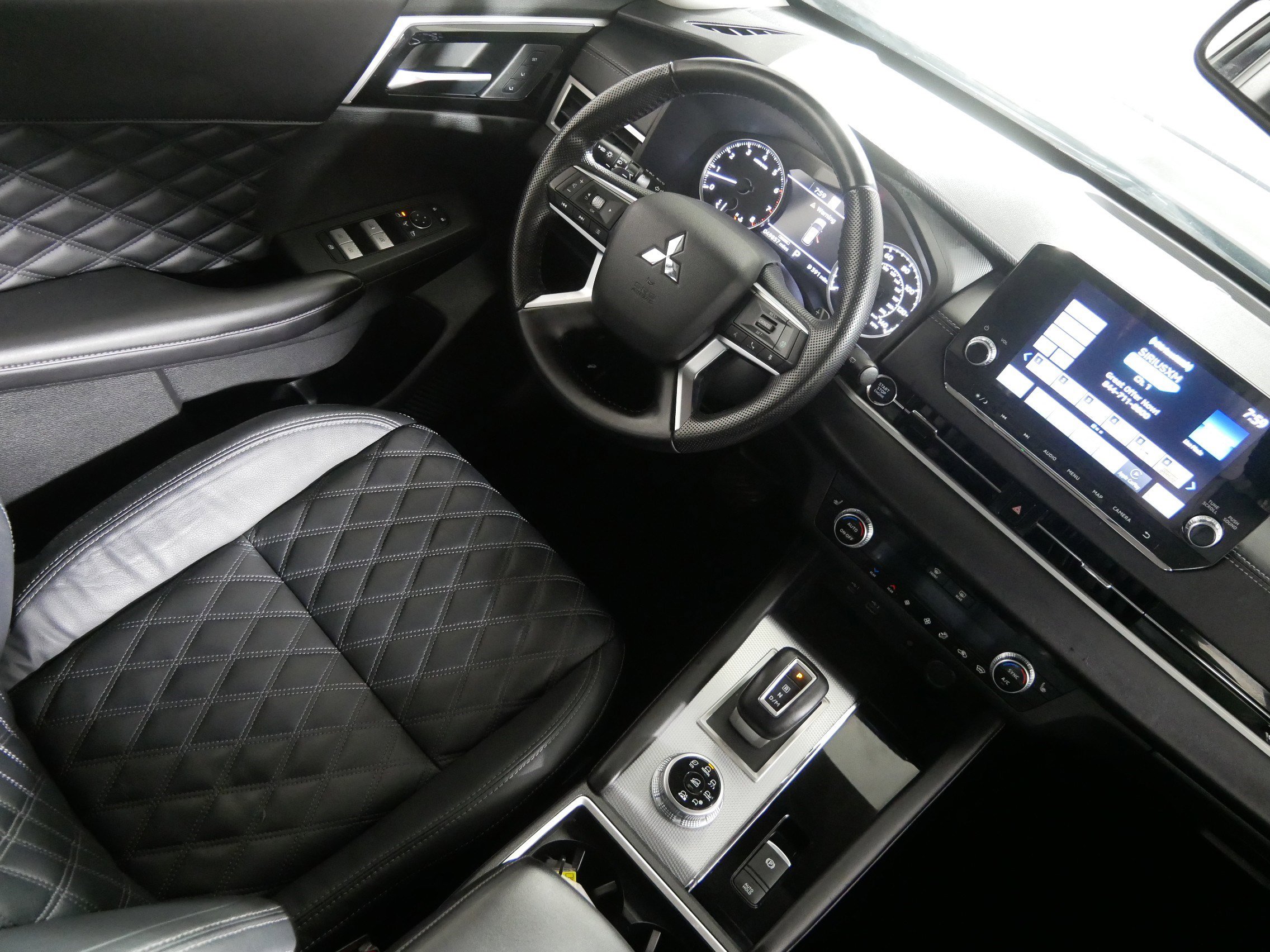 Used 2022 Mitsubishi Outlander SEL image 9