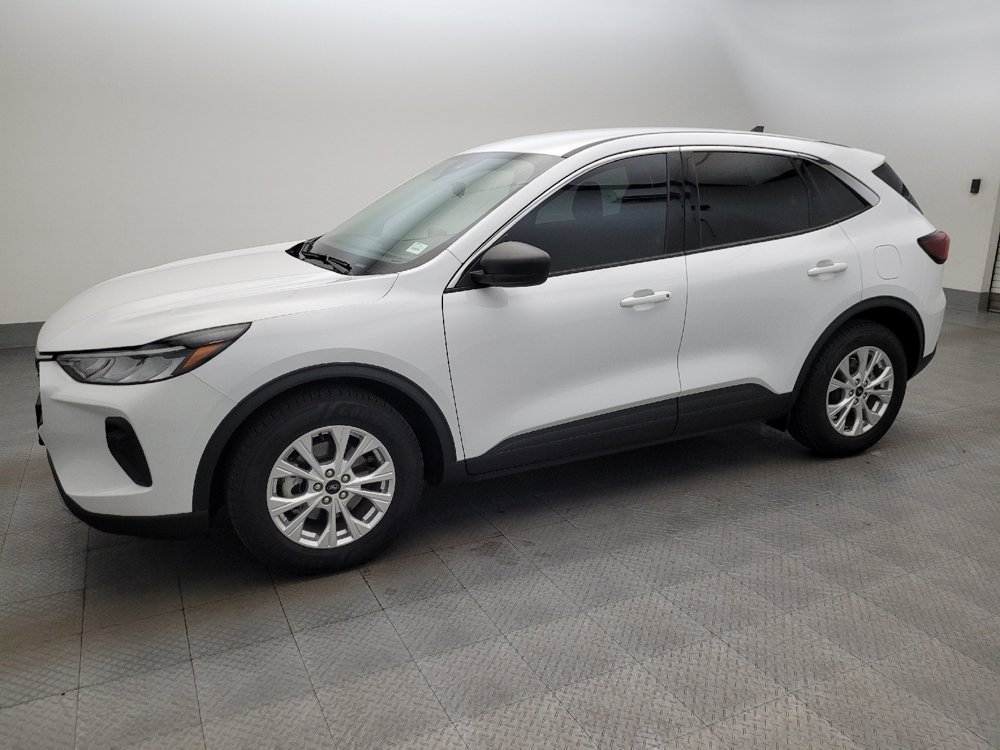 Used 2023 Ford Escape Active FWD image 2