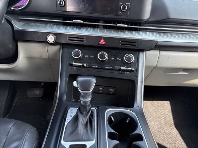 Used 2023 Kia Carnival LX FWD image 11