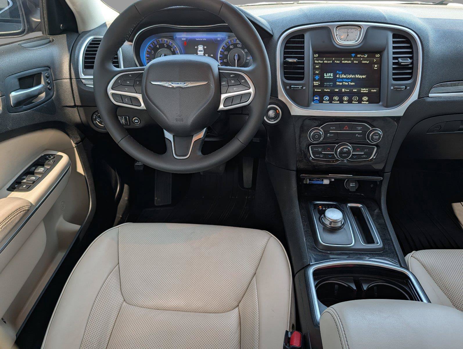 Used 2023 Chrysler 300 Touring L w/ Comfort Group RWD image 27