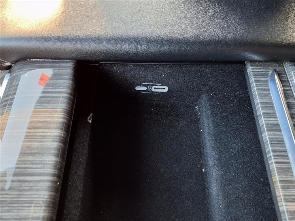 Used 2022 Jeep Wagoneer Series III w/ Rear Seat Video Group 1 image 8