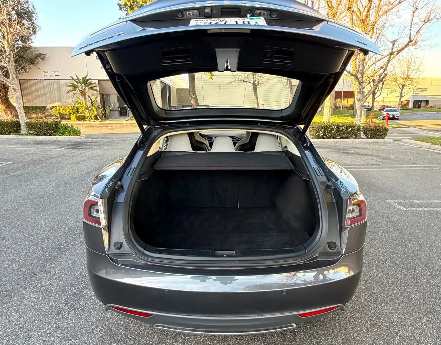 Used 2015 Tesla Model S 85 image 22