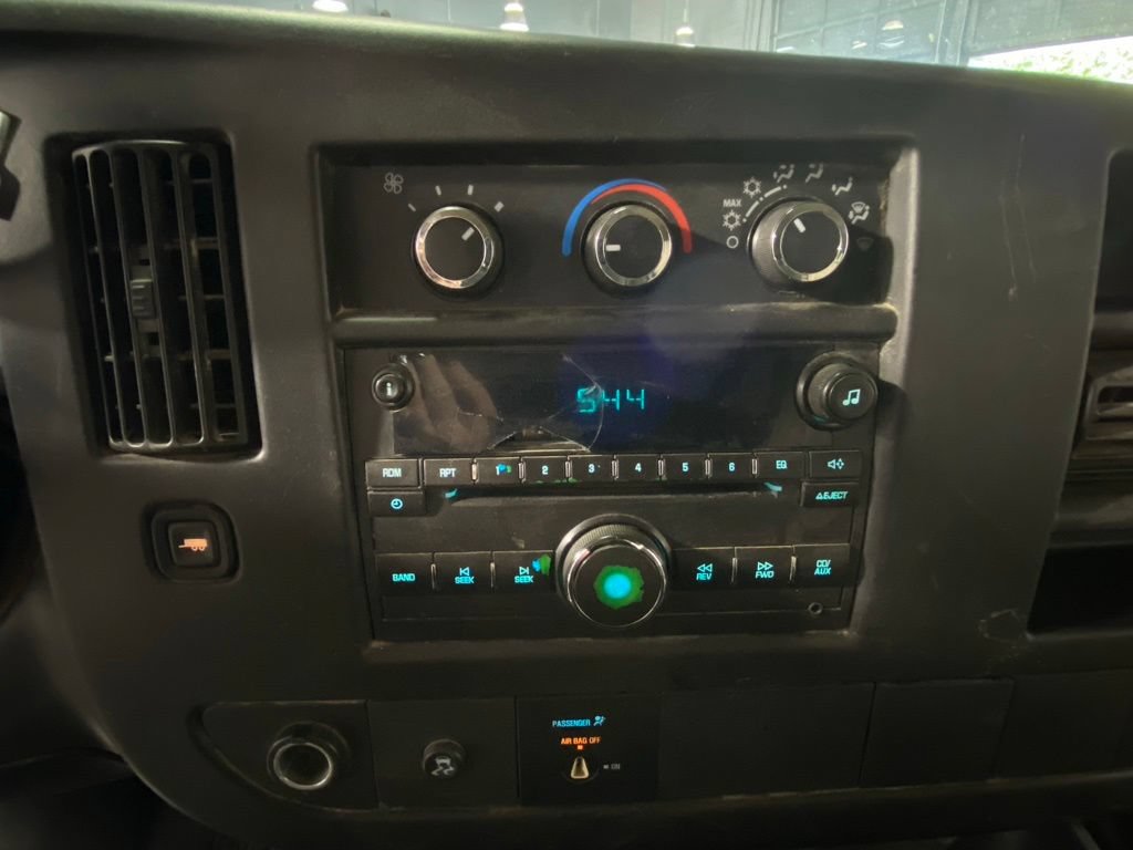 Used 2010 Chevrolet Express 3500 LT w/ LT Preferred Equipment Group RWD image 22