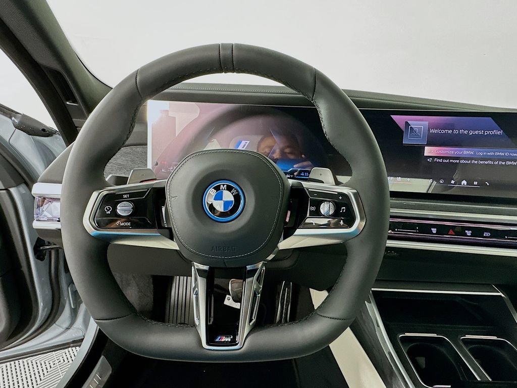 New 2026 BMW 750e xDrive image 10