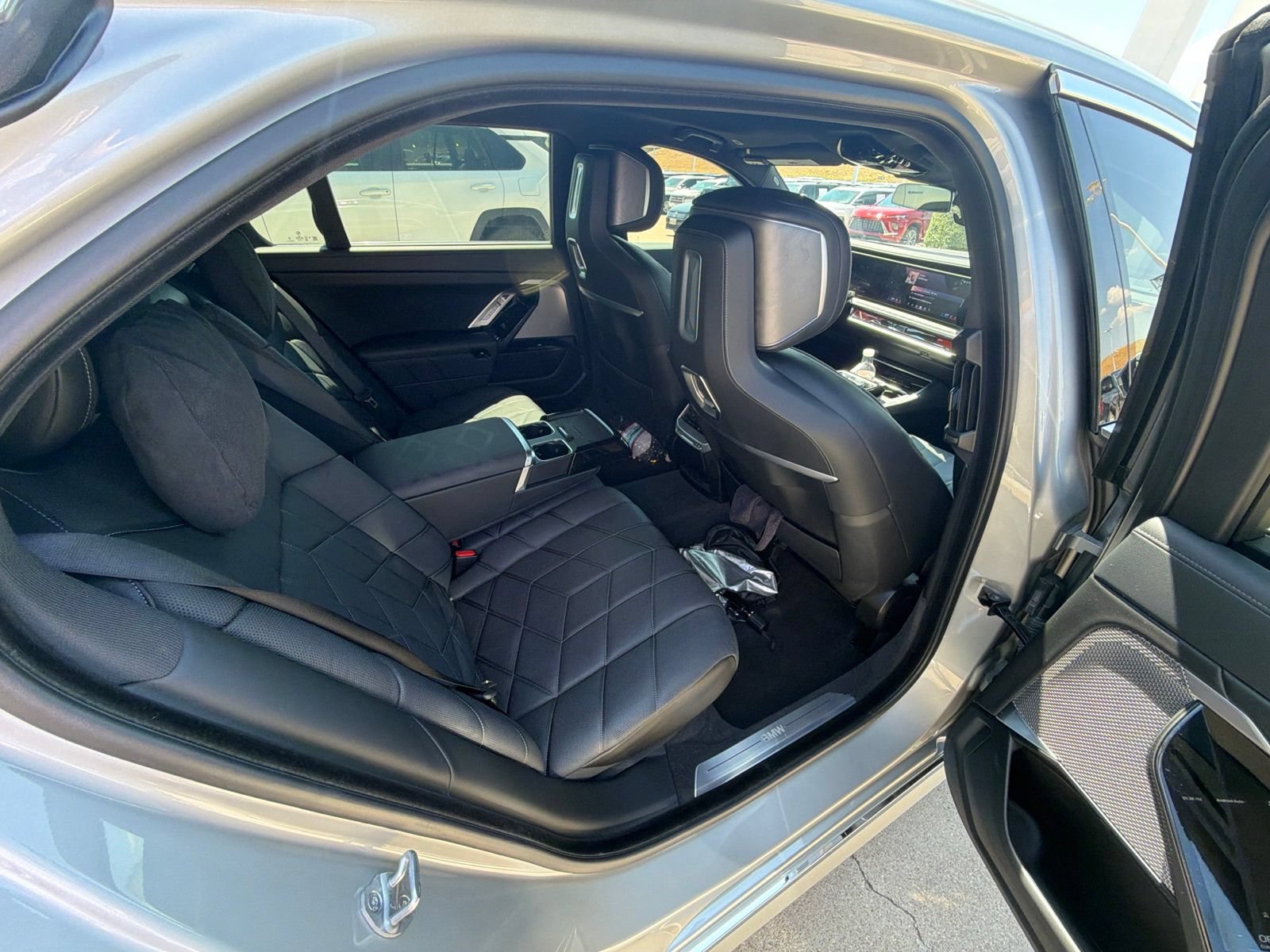 Used 2024 BMW i7 eDrive50 RWD image 19