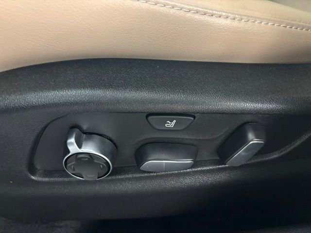 Used 2024 Cadillac XT4 Premium Luxury w/ Technology Package image 17