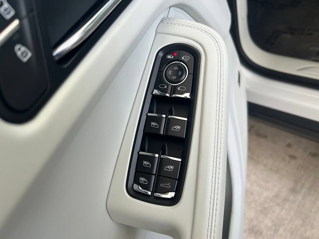 Used 2021 Porsche Macan S AWD/4WD image 39