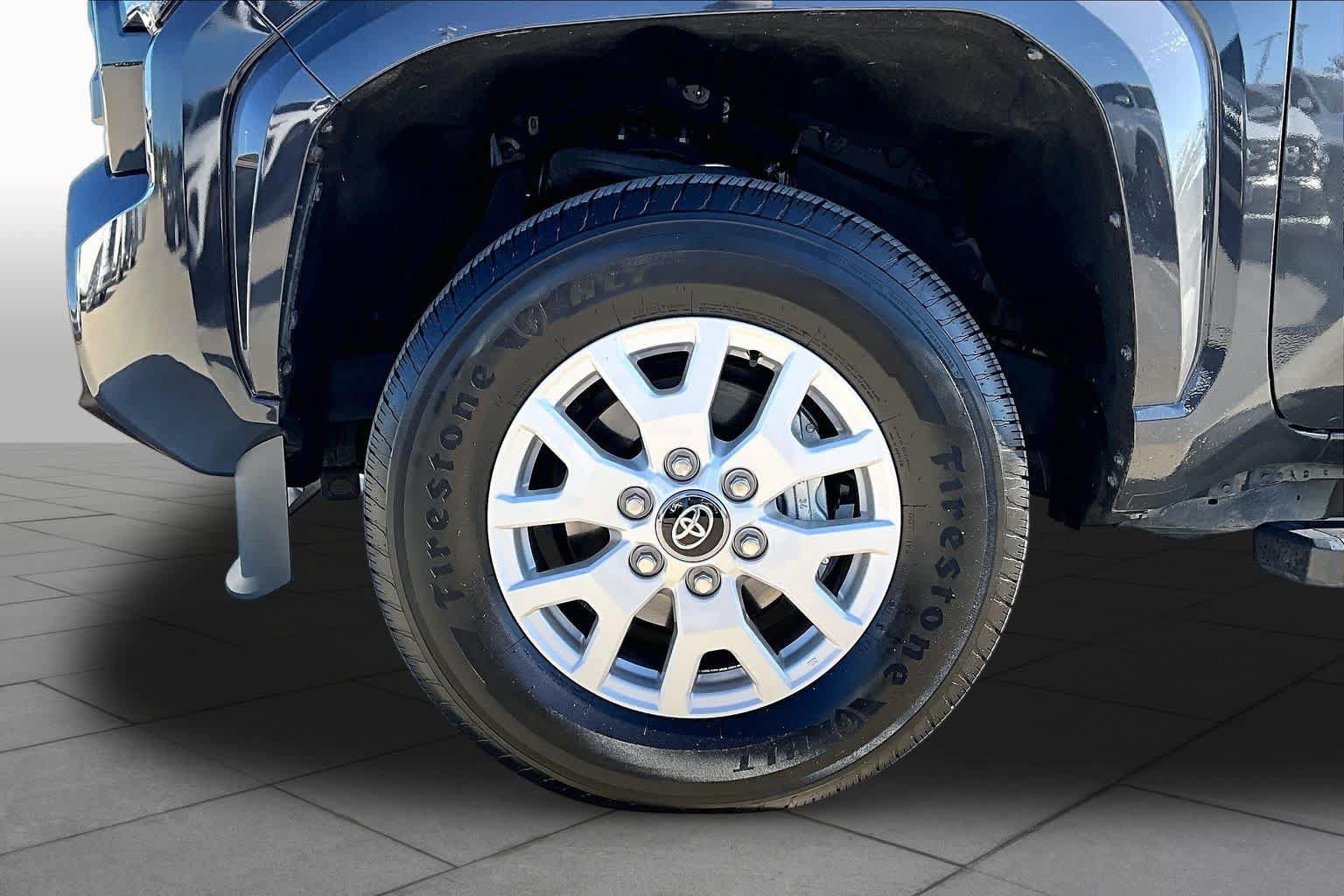 Used 2025 Toyota Tacoma SR5 RWD image 10
