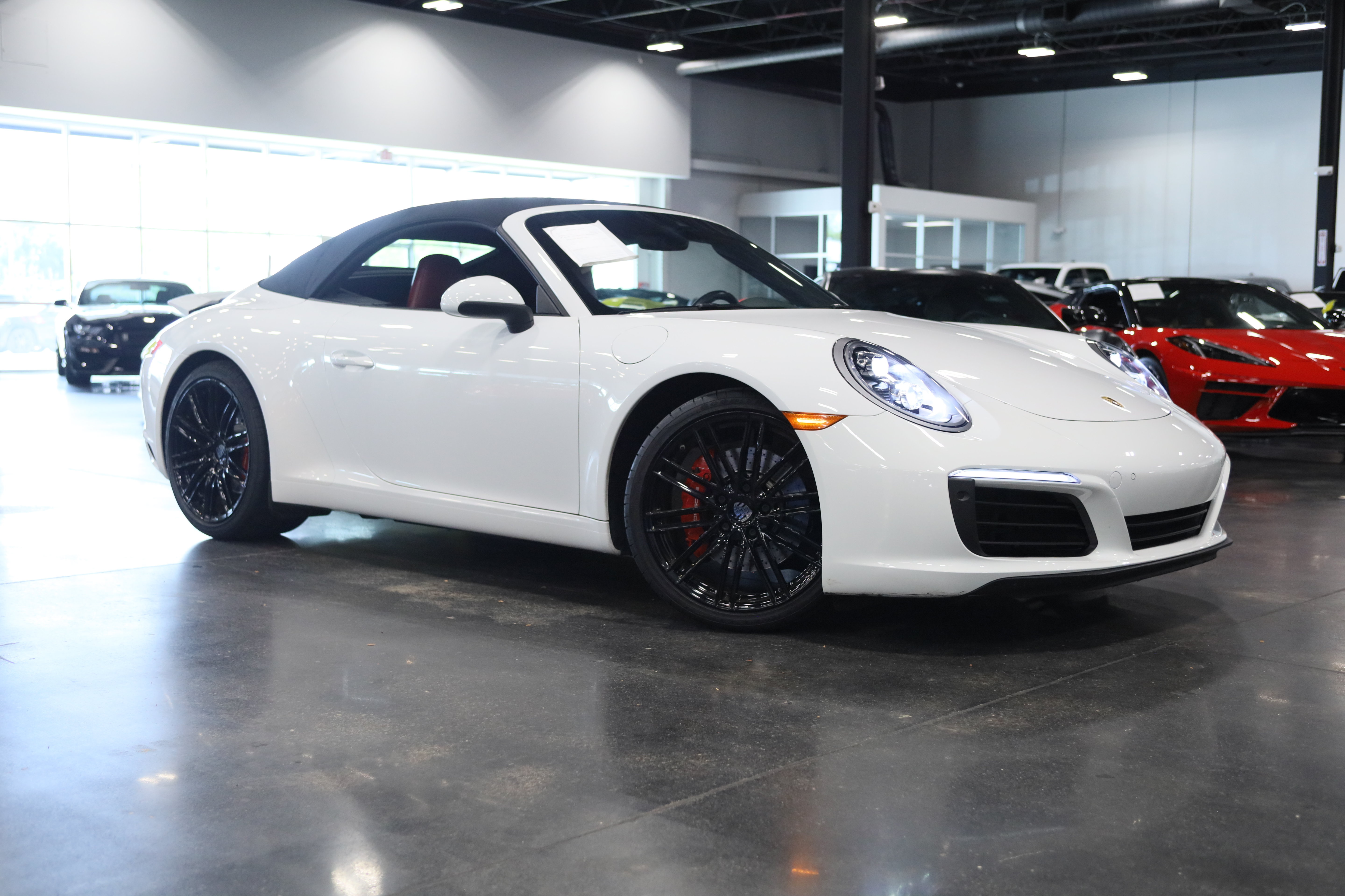 Used 2018 Porsche 911 Carrera S RWD image 2