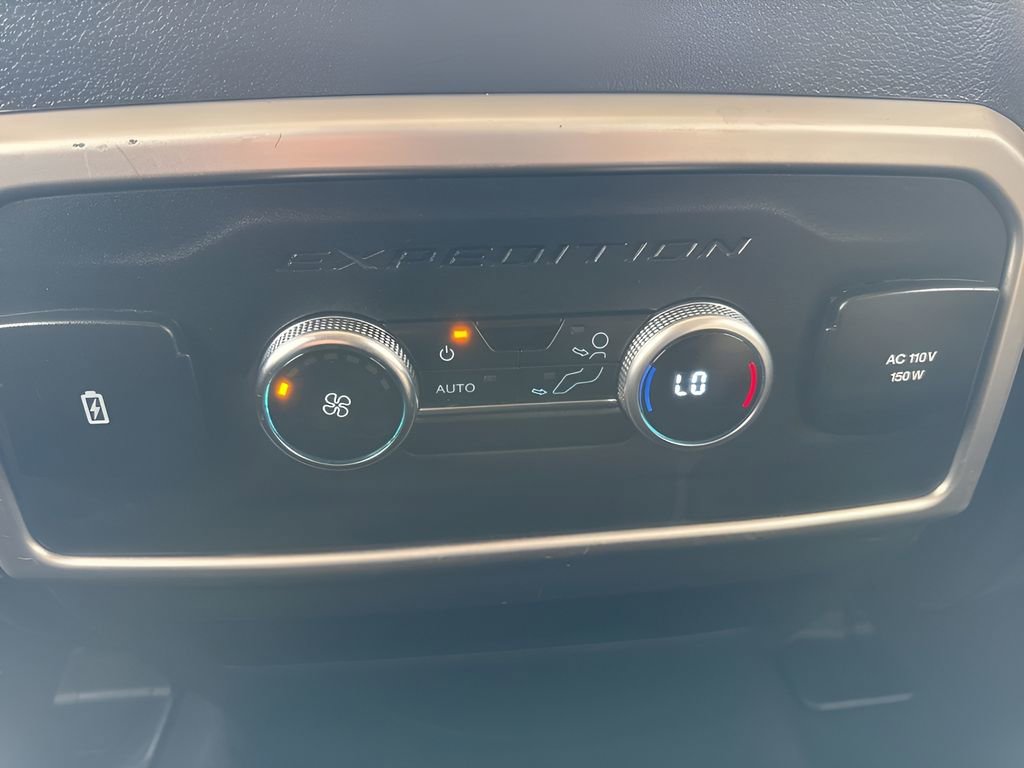 Used 2024 Ford Expedition Max XLT image 13