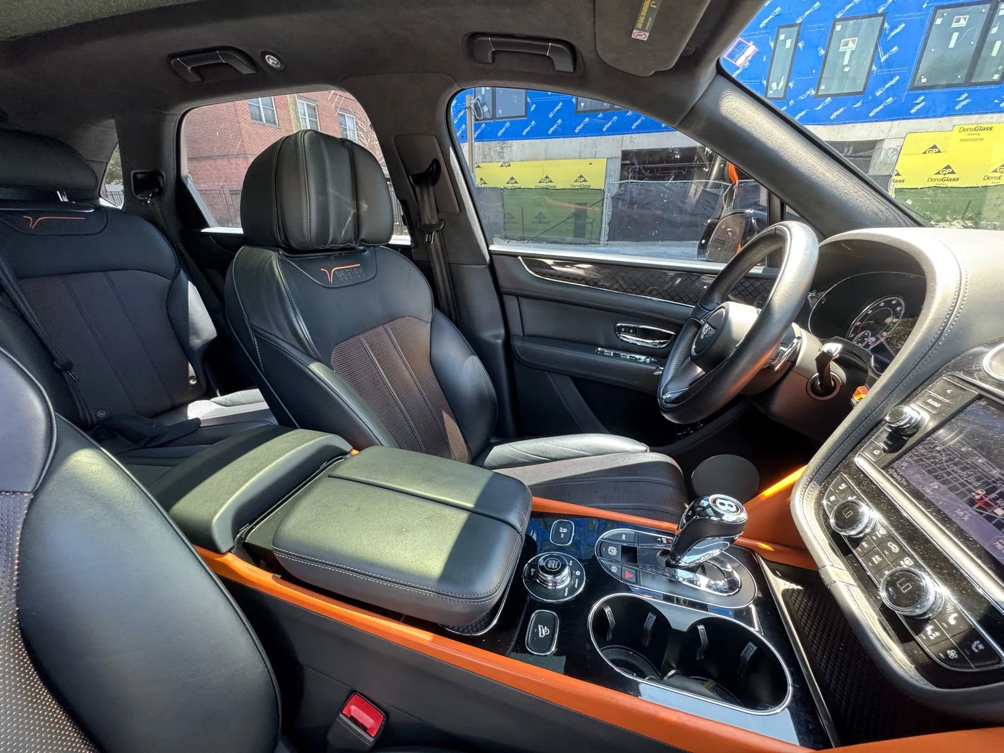 Used 2020 Bentley Bentayga Design Series image 40