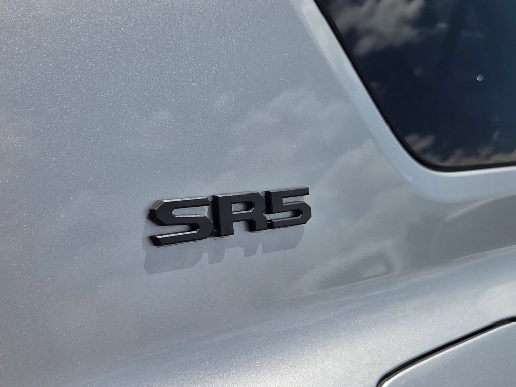Certified 2025 Toyota 4Runner SR5 AWD/4WD image 6