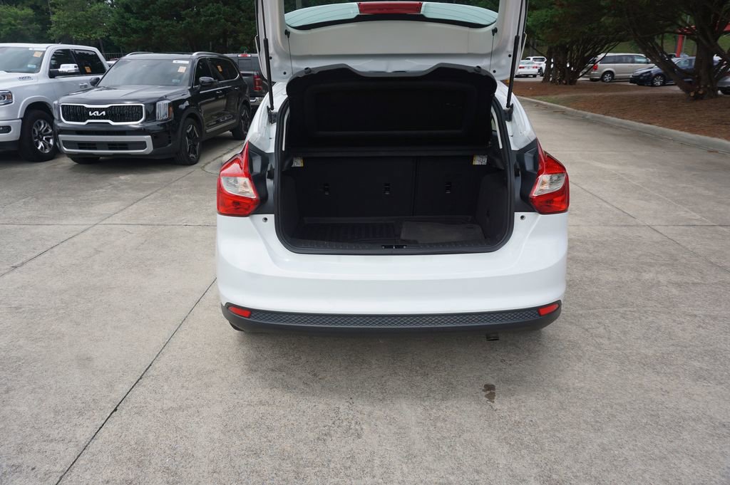 Used 2014 Ford Focus SE w/ Equipment Group 201A FWD image 13