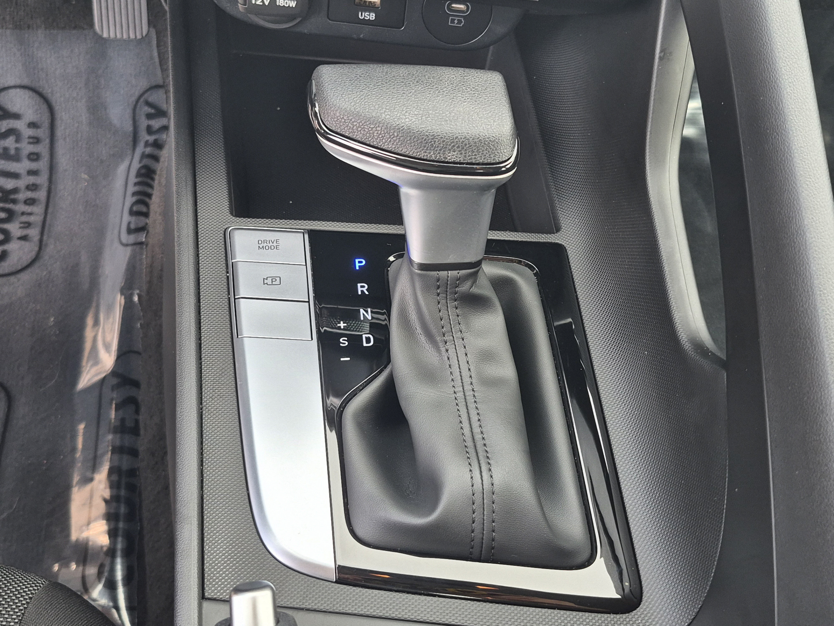 Certified 2025 Hyundai Elantra SE FWD image 24