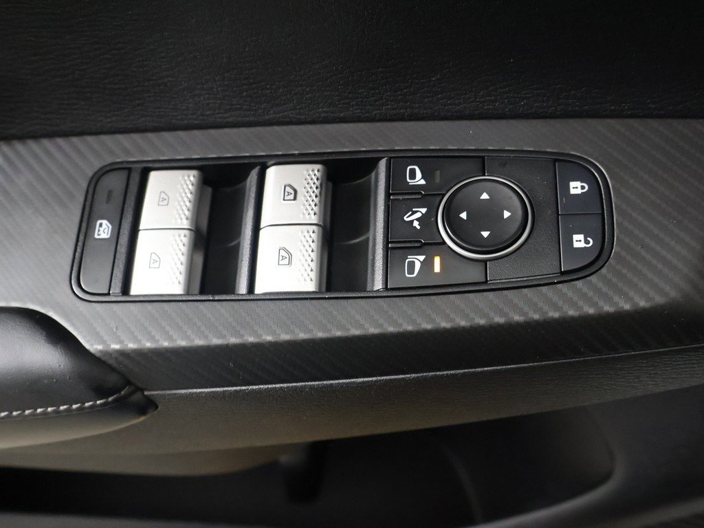 Used 2023 Mitsubishi Outlander SE image 40