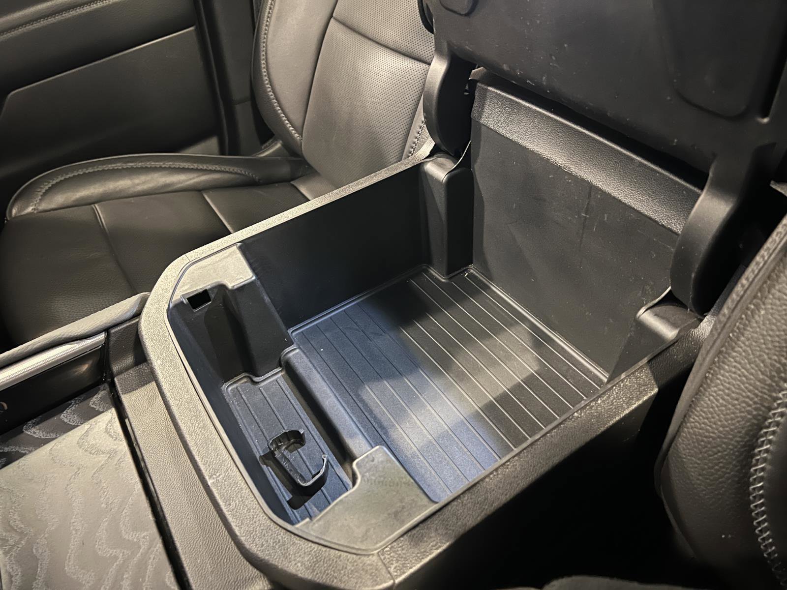 Used 2024 GMC Yukon Denali w/ Advanced Technology Package image 21