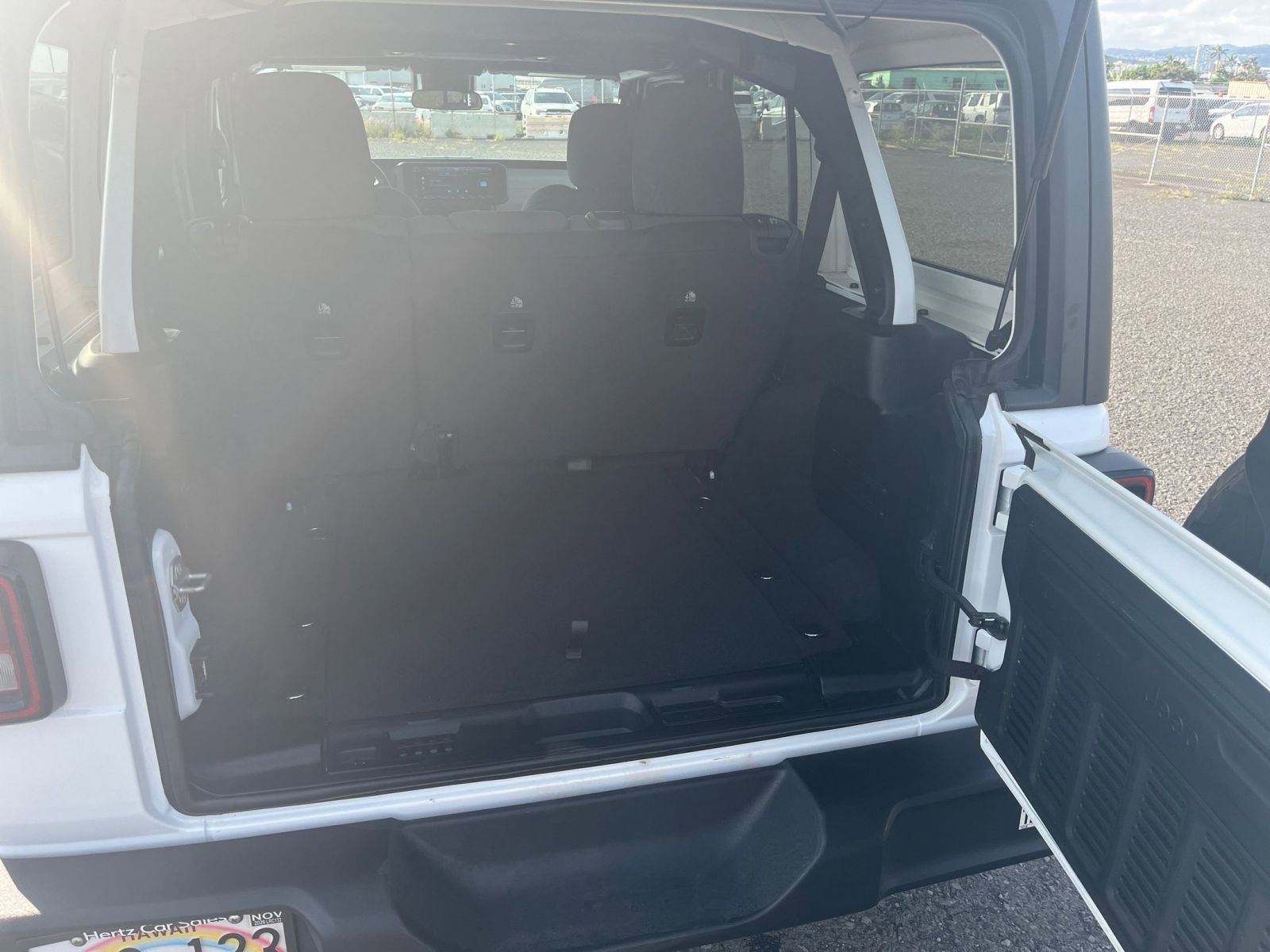 Used 2025 Jeep Wrangler Sport S AWD/4WD image 30