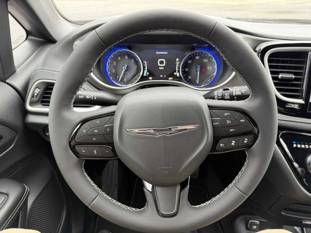 New 2026 Chrysler Pacifica Select w/ S Appearance Package FWD image 21