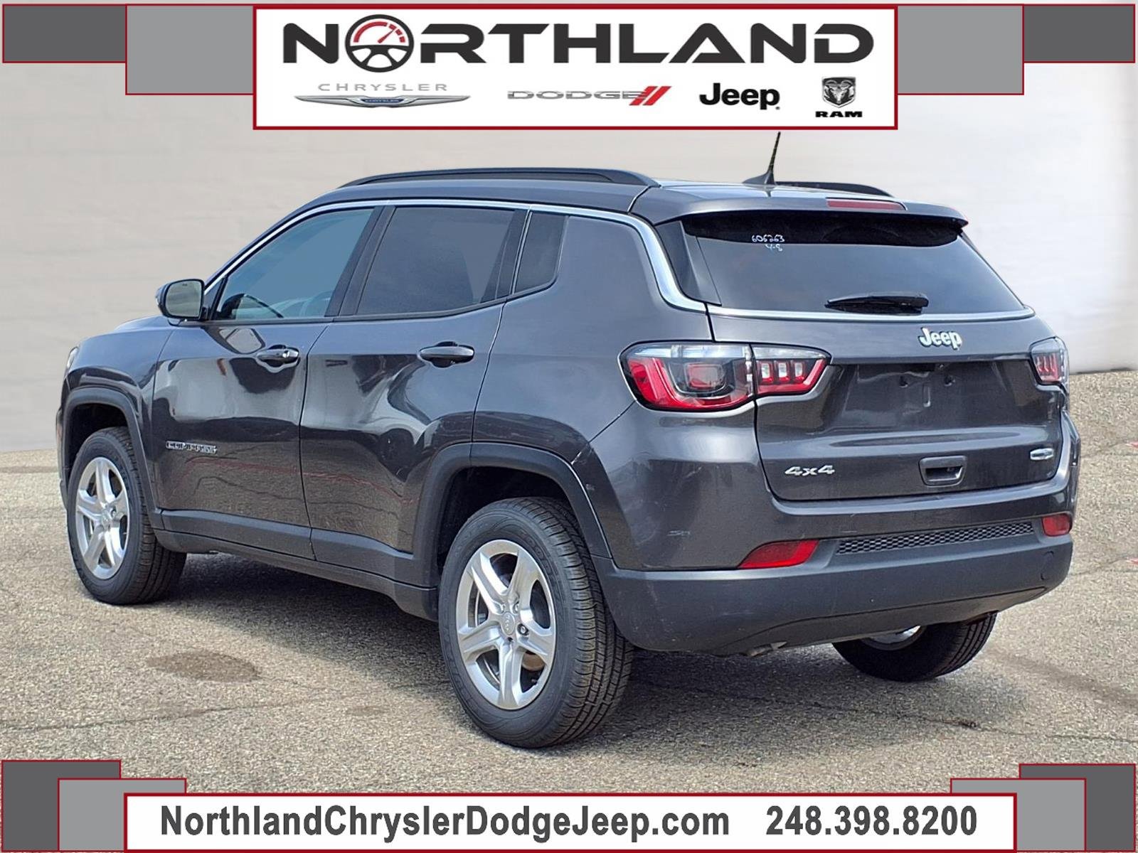Certified 2024 Jeep Compass Latitude AWD/4WD image 2