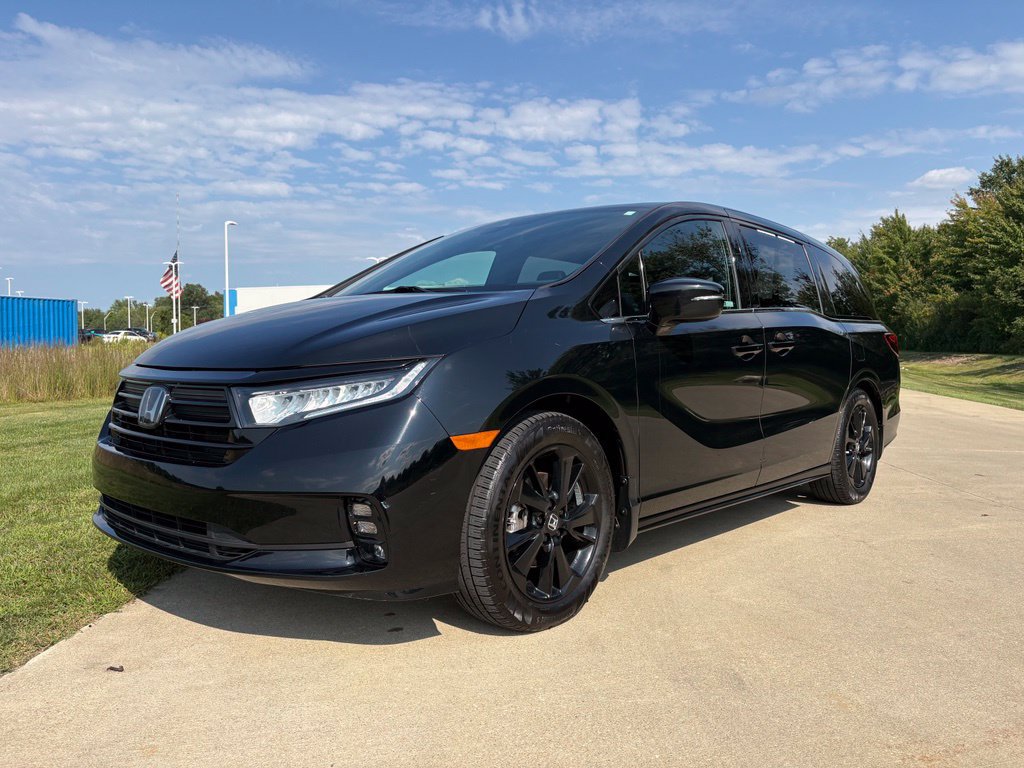 Used 2023 Honda Odyssey Sport image 1