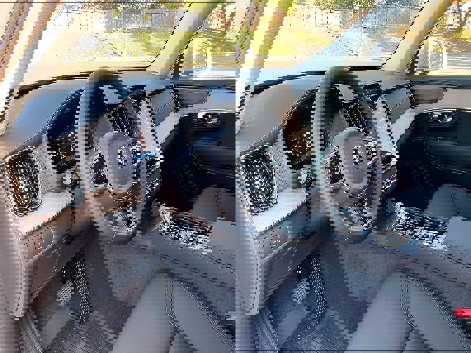 New 2026 Volvo XC90 B5 Plus w/ Protection Package image 8