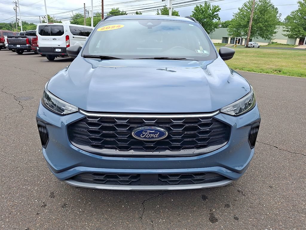 Used 2024 Ford Escape ST-Line w/ Tech Pack #1 AWD/4WD image 4