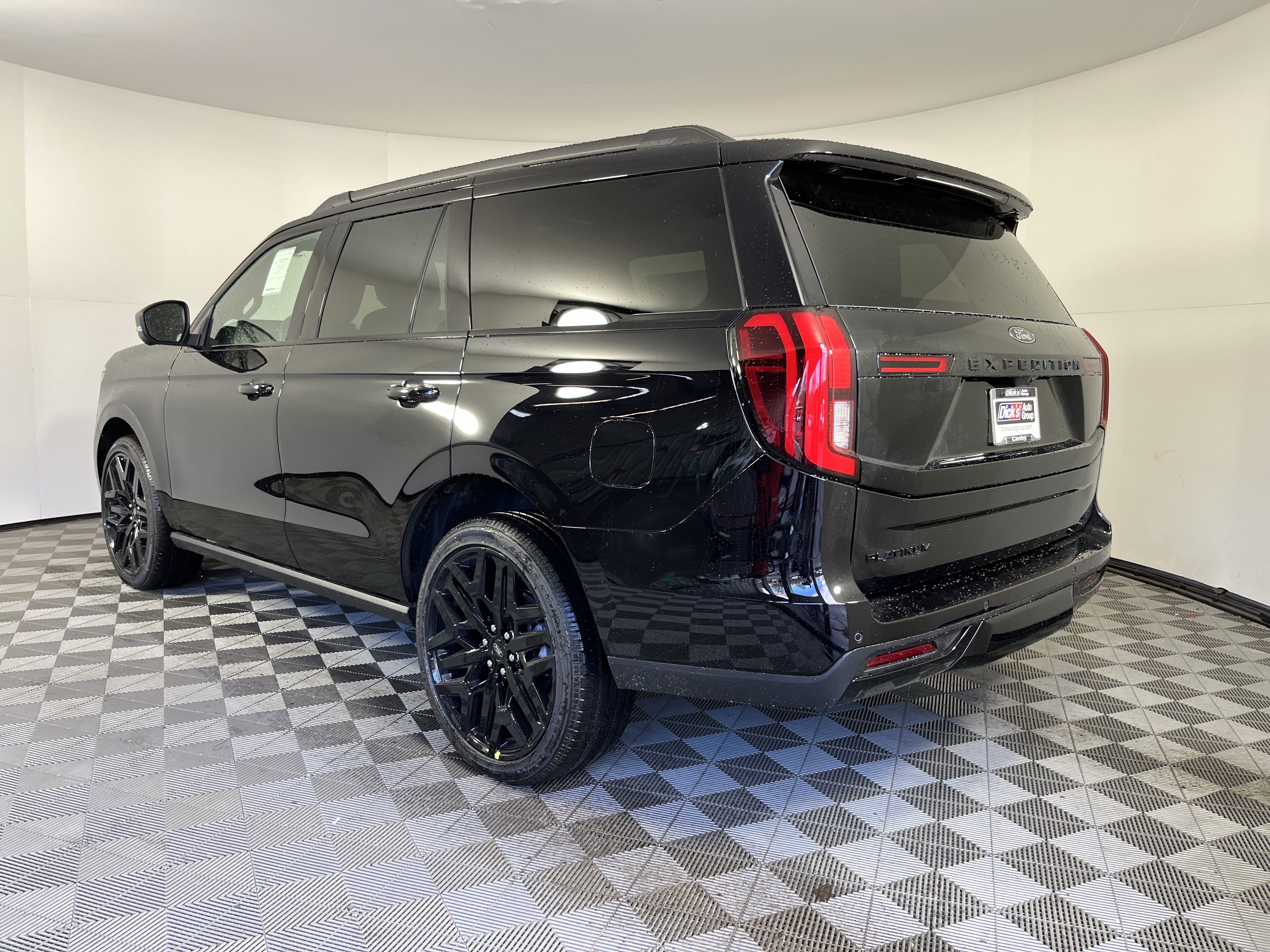 New 2026 Ford Expedition Platinum w/ Stealth Performance Package AWD/4WD image 3