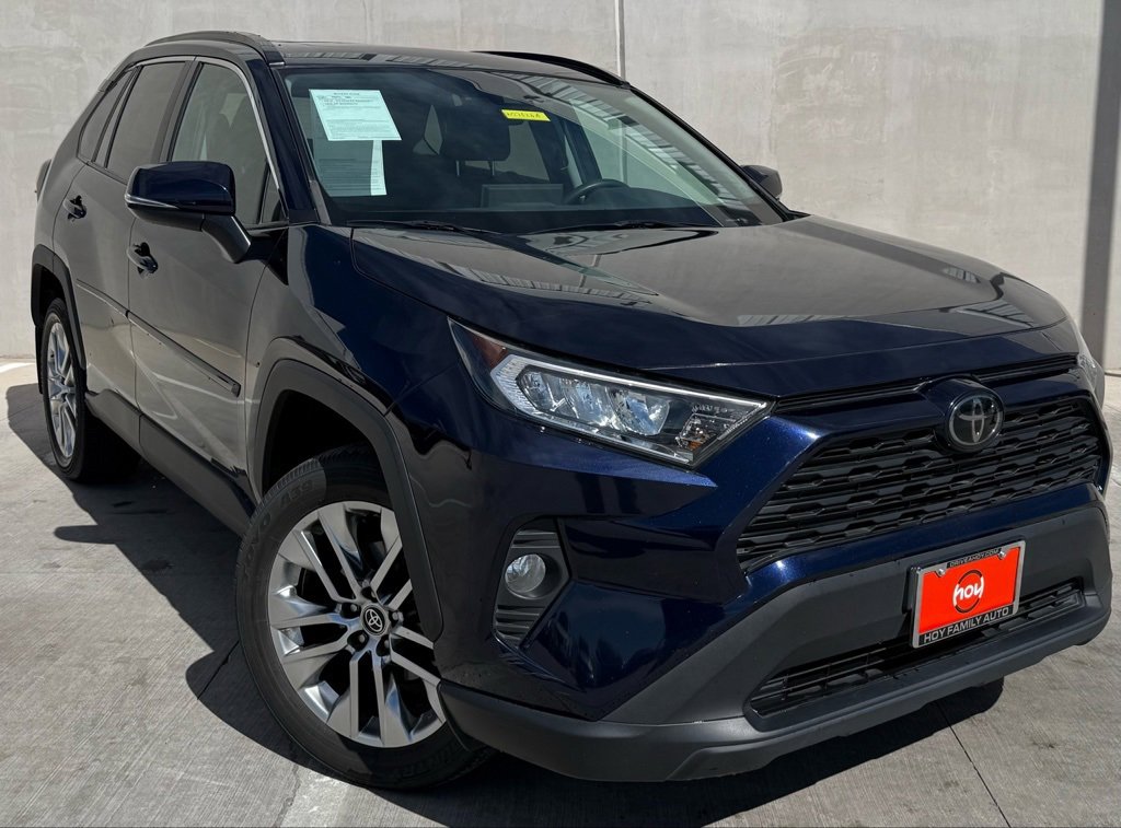 Used 2021 Toyota RAV4 XLE Premium image 1
