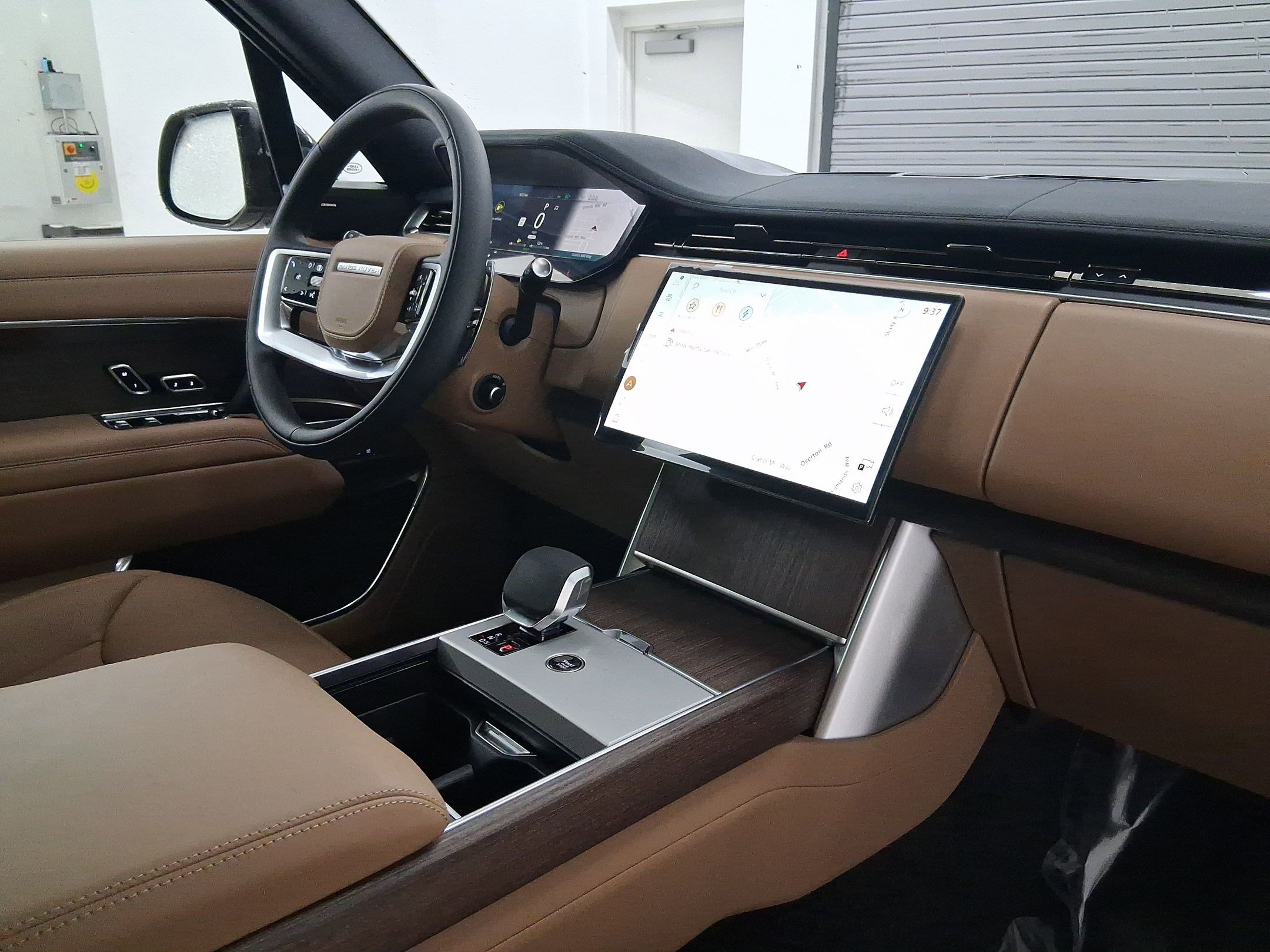 New 2026 Land Rover Range Rover SE image 21