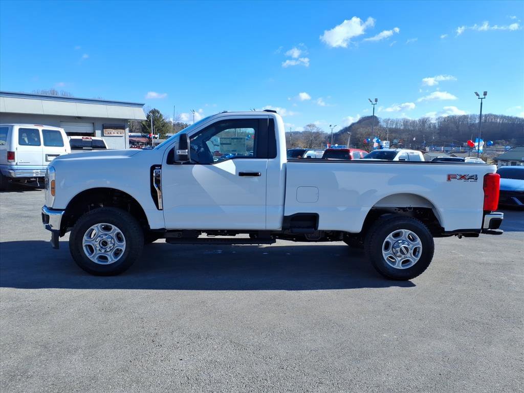 New 2026 Ford F350 XLT w/ FX4 Off-Road Package image 2