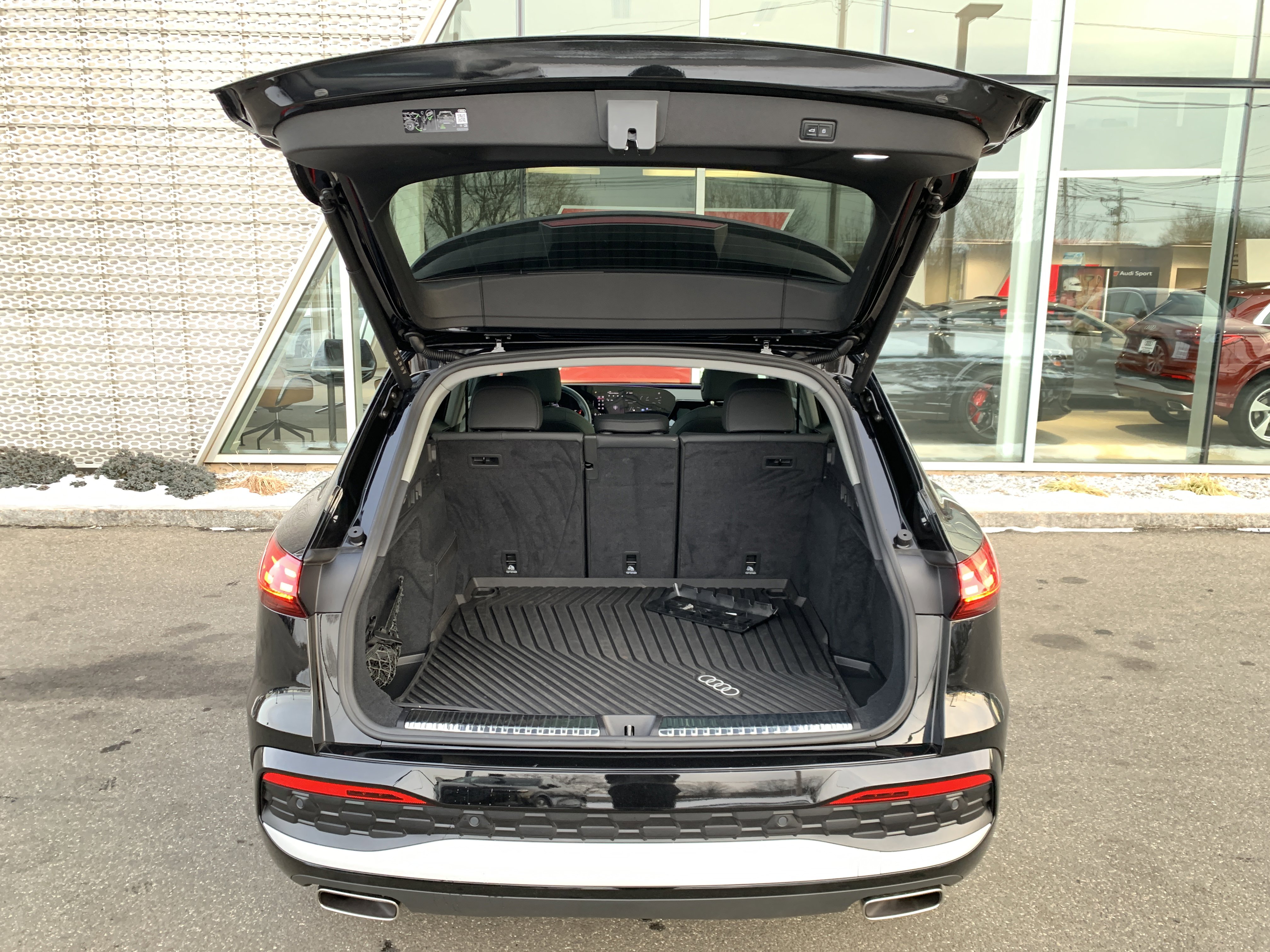 Certified 2025 Audi Q5 Premium w/ Convenience Package image 18