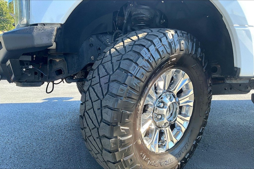 Used 2017 Ford F250 XLT w/ XLT Premium Package AWD/4WD image 35