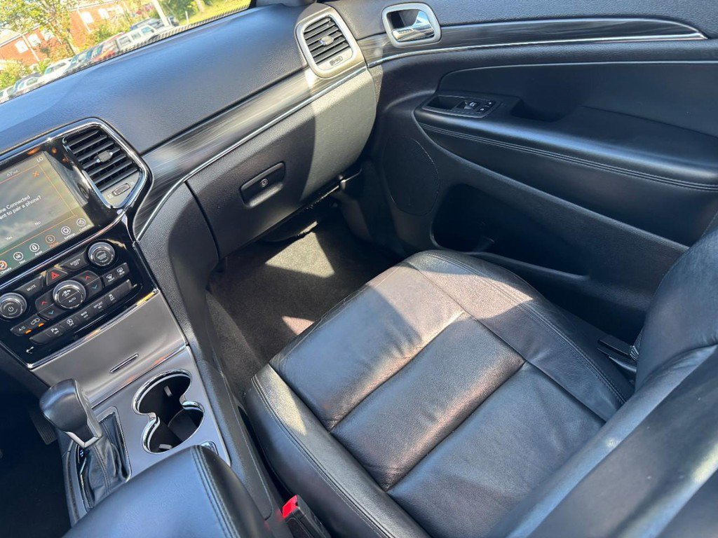 Used 2021 Jeep Grand Cherokee Limited AWD/4WD image 16